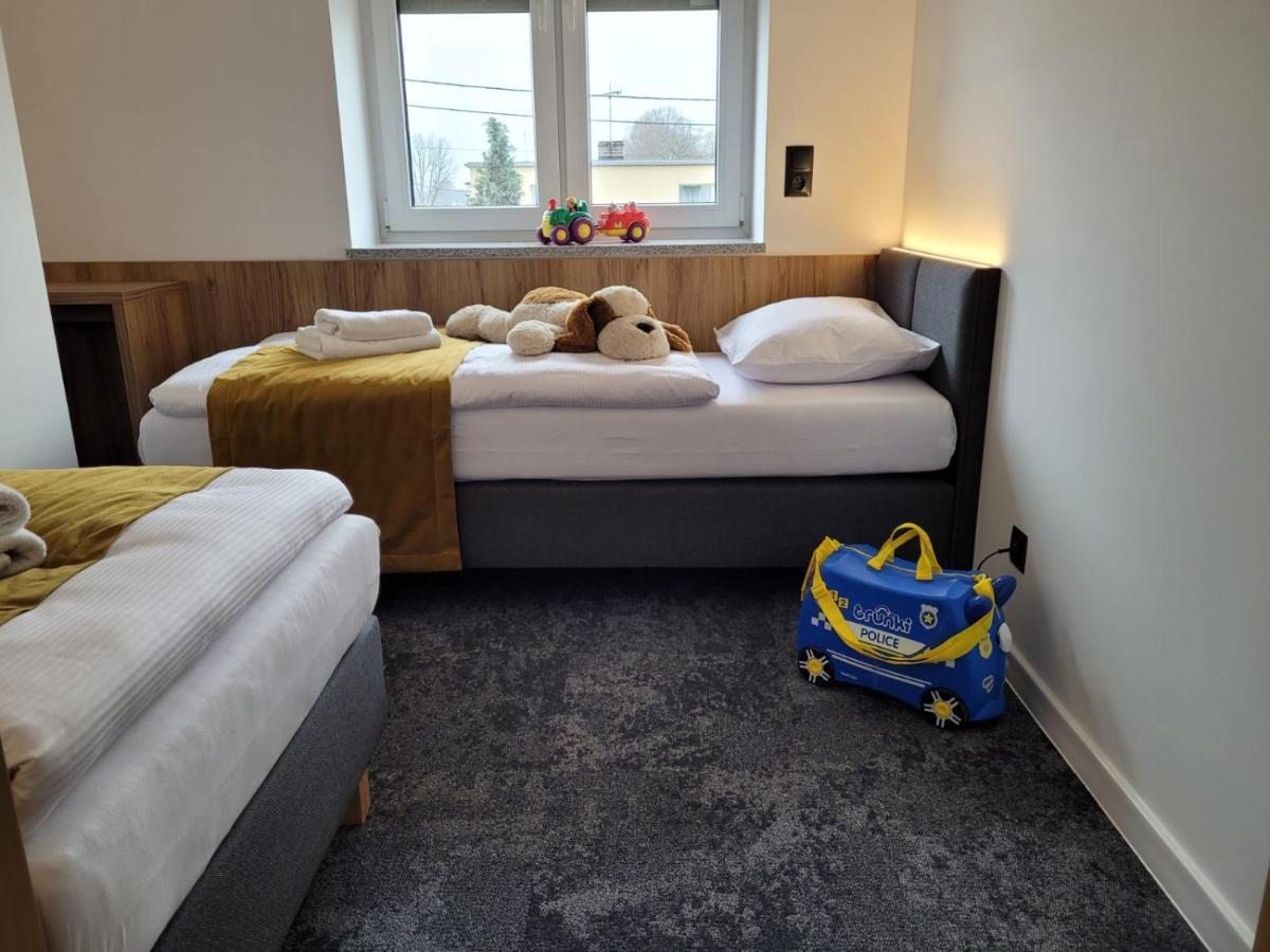 Good Sleep Bed and Breakfast Kolonowskie Exteriör bild