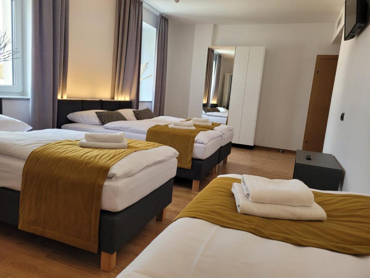 Good Sleep Bed and Breakfast Kolonowskie Exteriör bild